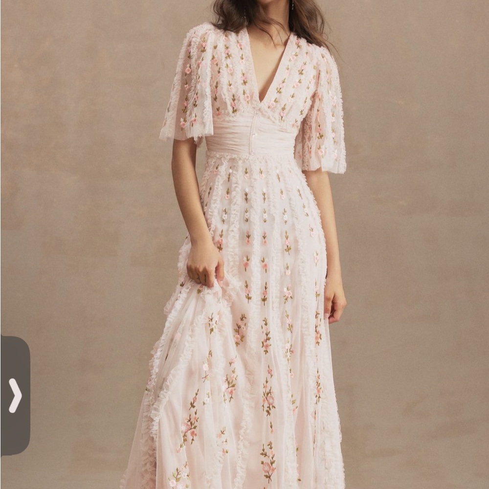 Mac Duggal Short Sleeve Floral Ruffled V-Neck Gown Size 16